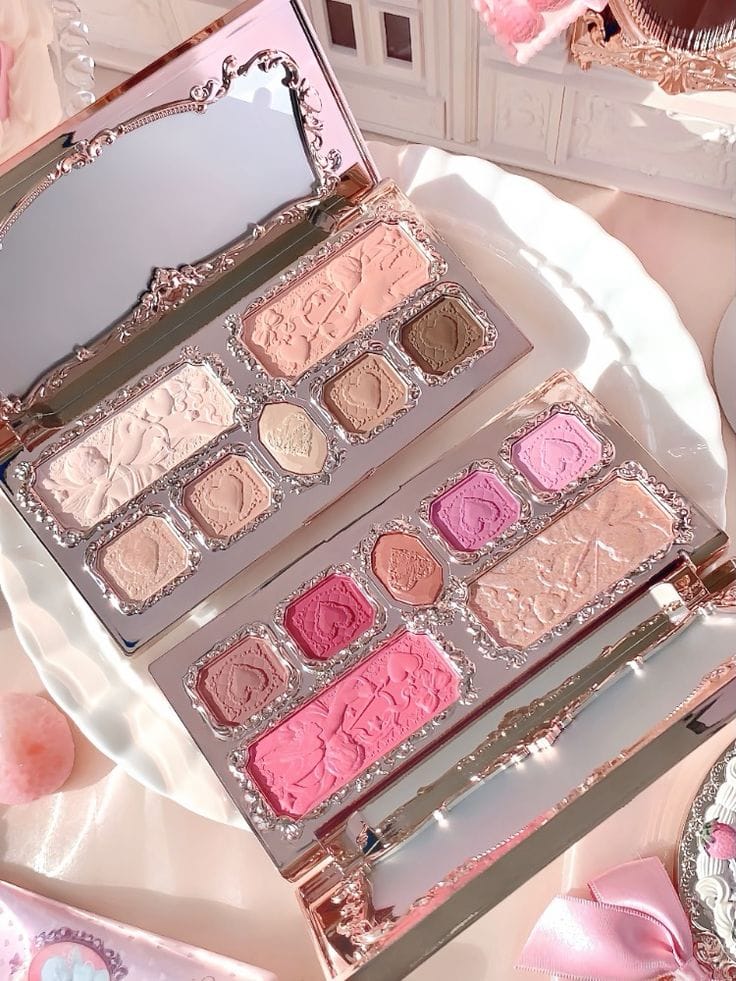 Bảng Phấn Mắt Flower Knows Strawberry Cupid - Ảnh 4