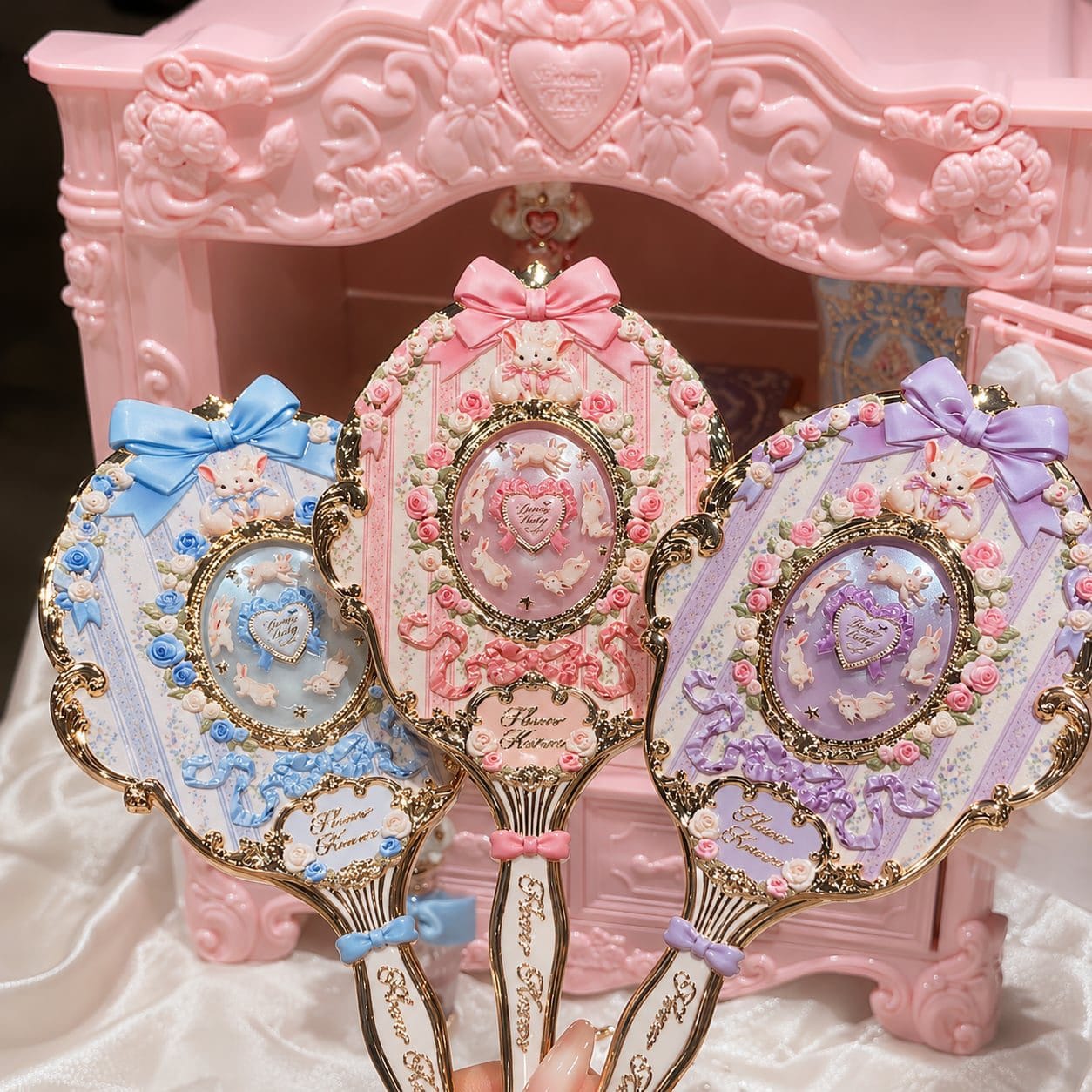 Gương cầm tay bộ sưu tập Thỏ Bunny Garden Flower Knows - Ảnh 3