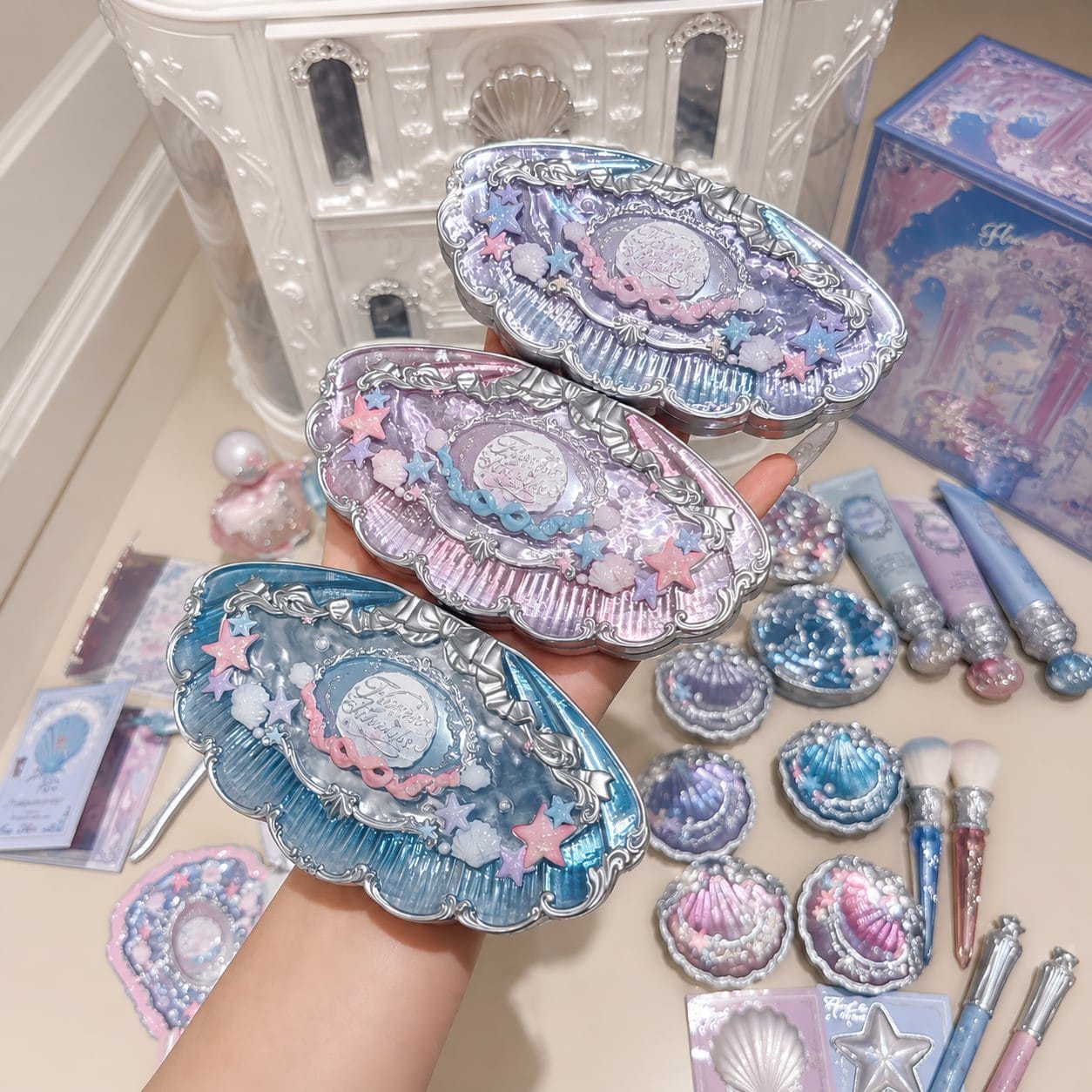 Bảng phấn mắt 6 màu vỏ sò ngọc trai Shell’s Jewel Flower Knows - Ảnh 3